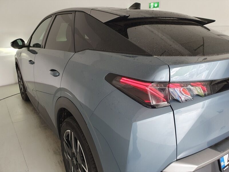 More views of Peugeot 3008