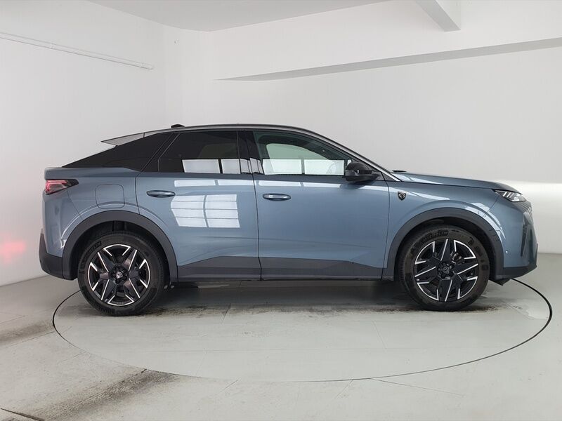 More views of Peugeot 3008