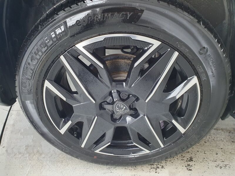 More views of Peugeot 3008