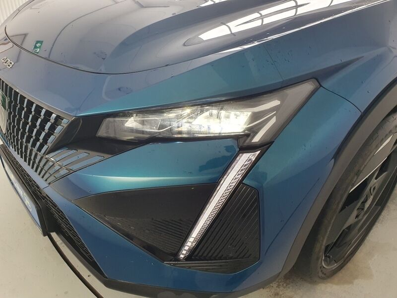 More views of Peugeot 408