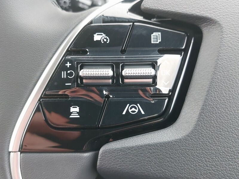 More views of Kia Niro