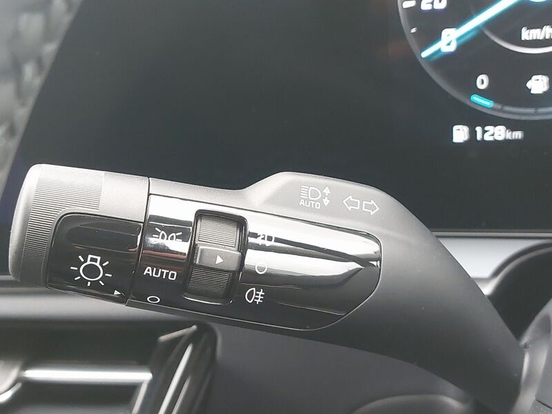 More views of Kia Niro
