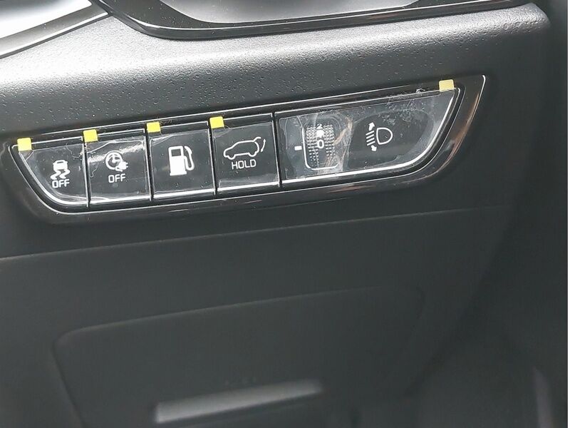 More views of Kia Niro