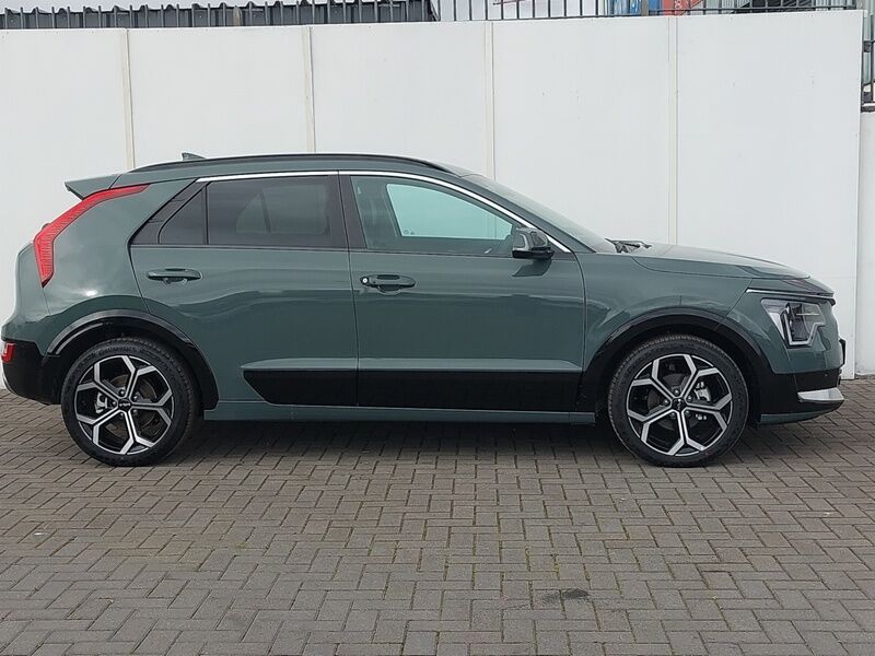 More views of Kia Niro