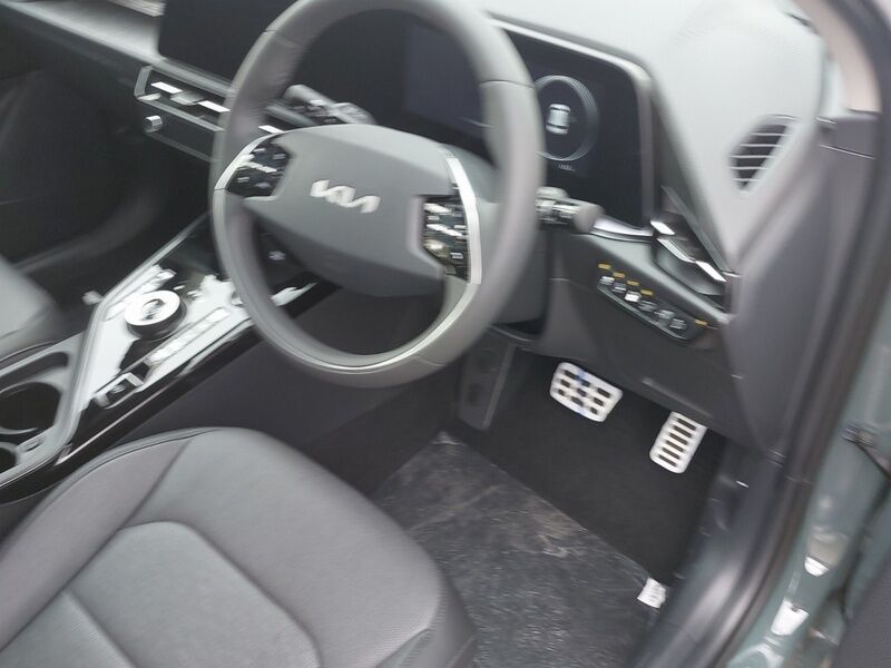 More views of Kia Niro
