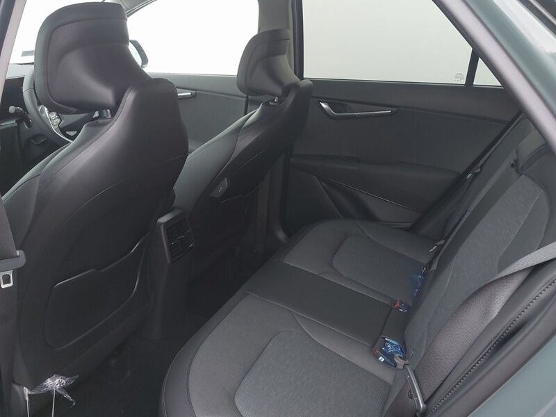 More views of Kia Niro