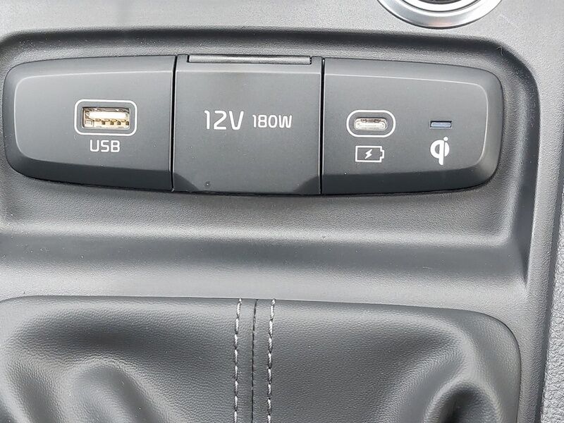 More views of Kia Stonic