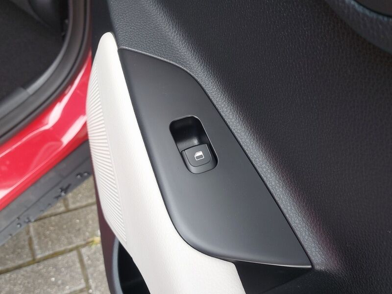 More views of Kia Stonic