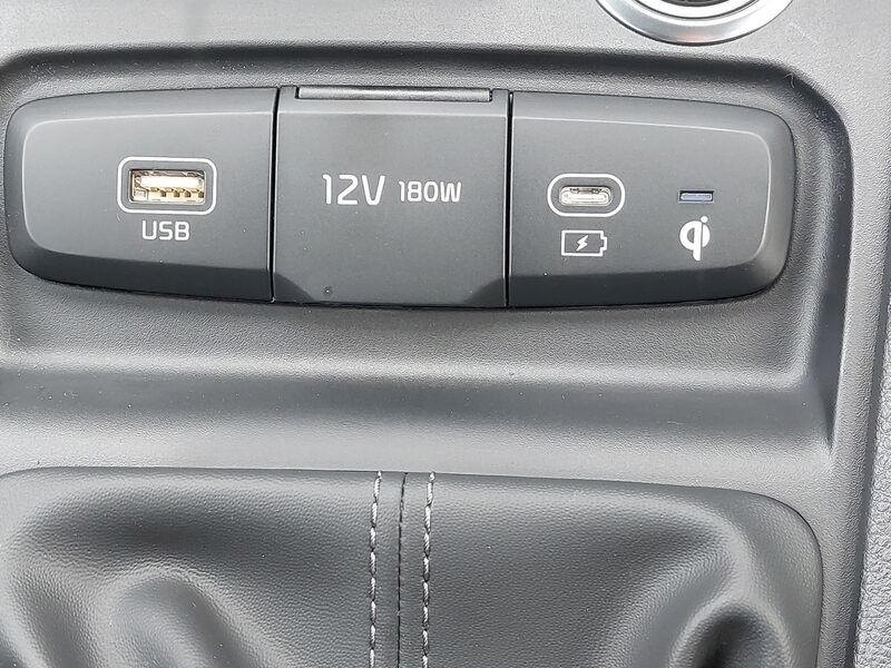 More views of Kia Stonic