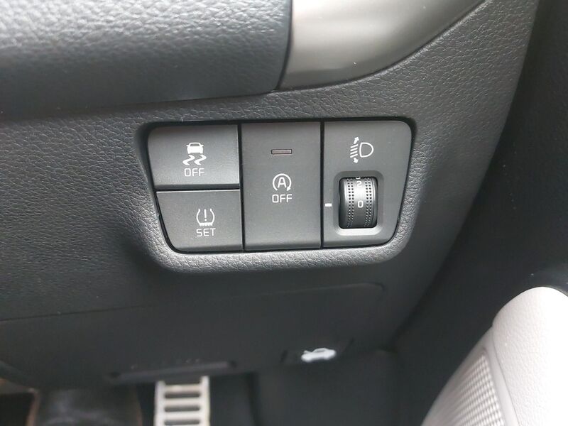 More views of Kia Stonic