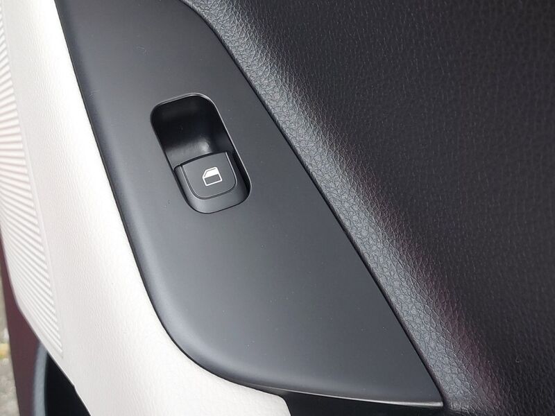 More views of Kia Stonic