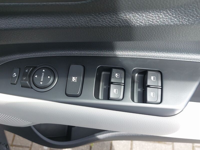 More views of Kia Stonic