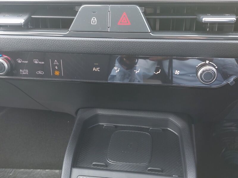 More views of Kia Stonic