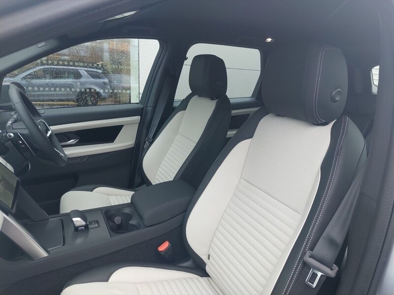 More views of Land Rover Discovery Sport