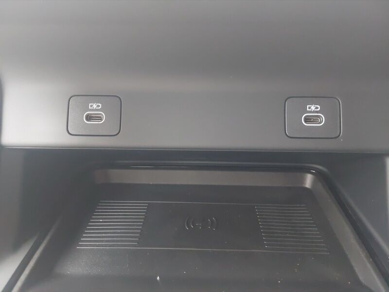More views of Land Rover Discovery Sport