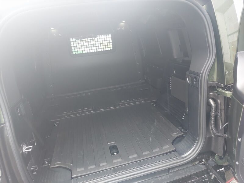 More views of Land Rover Defender