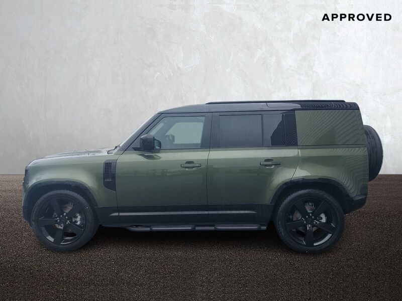 More views of Land Rover Defender