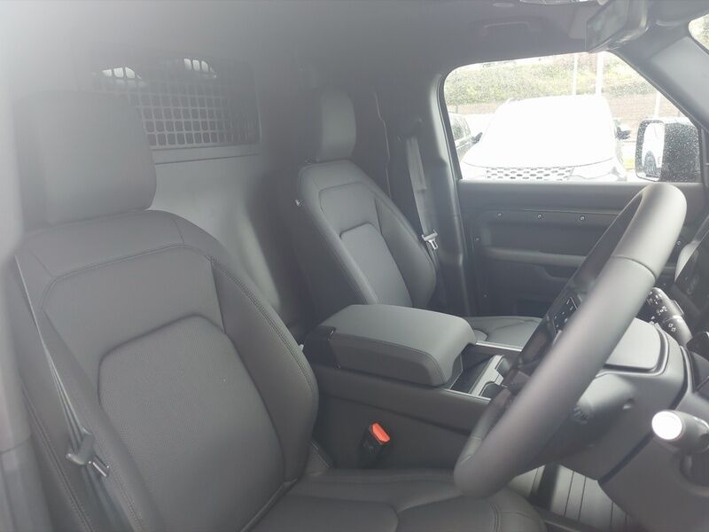 More views of Land Rover Defender