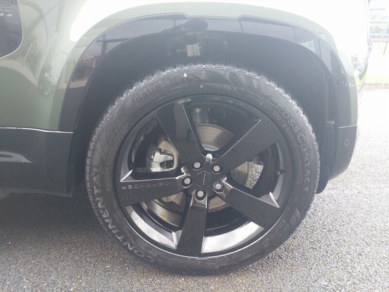 More views of Land Rover Defender
