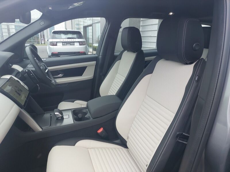 More views of Land Rover Discovery Sport