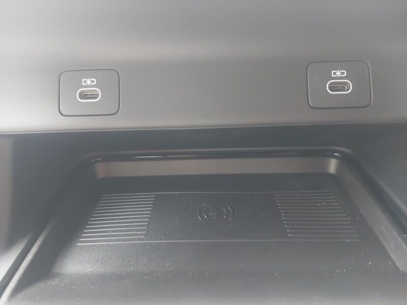 More views of Land Rover Discovery Sport