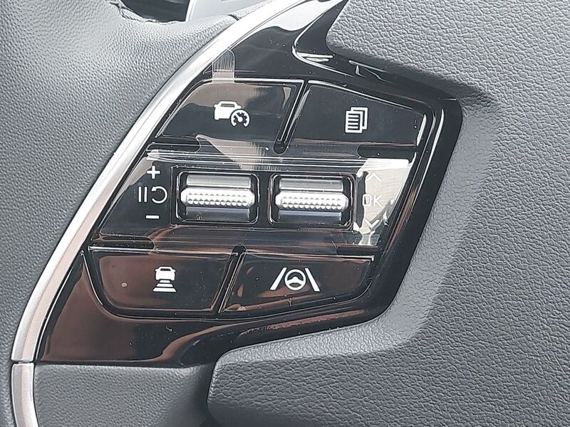 More views of Kia Niro