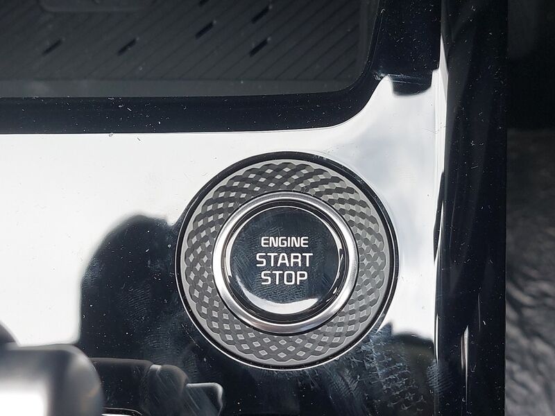 More views of Kia Niro