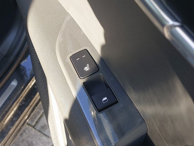 More views of Kia Niro