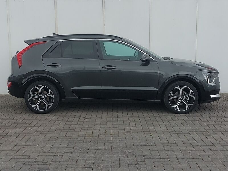 More views of Kia Niro