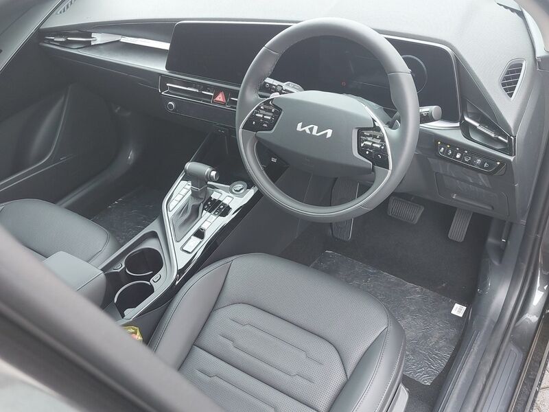 More views of Kia Niro