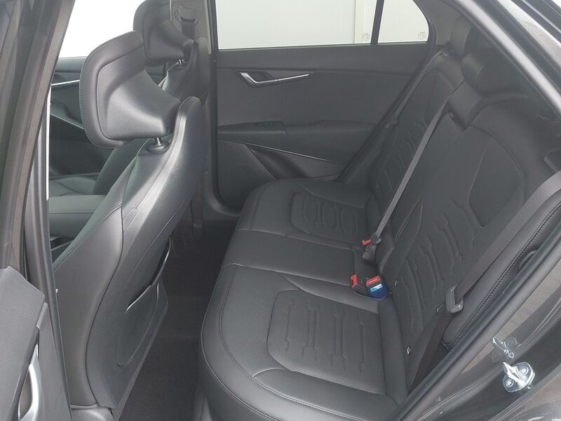 More views of Kia Niro