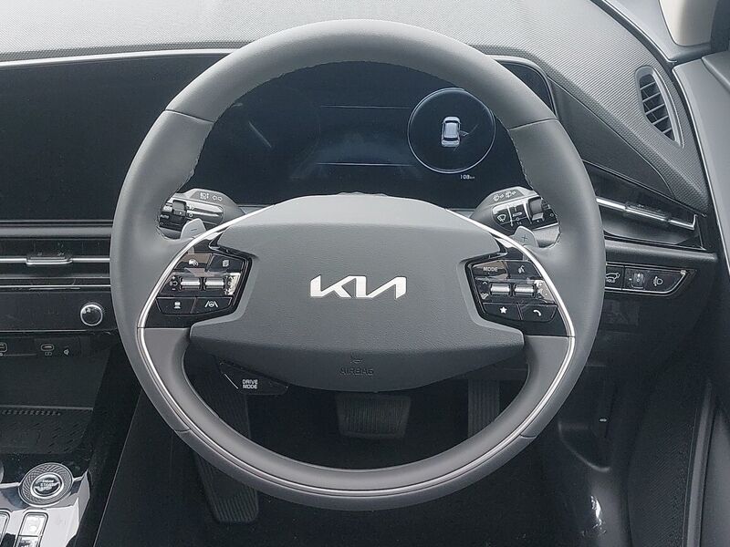 More views of Kia Niro