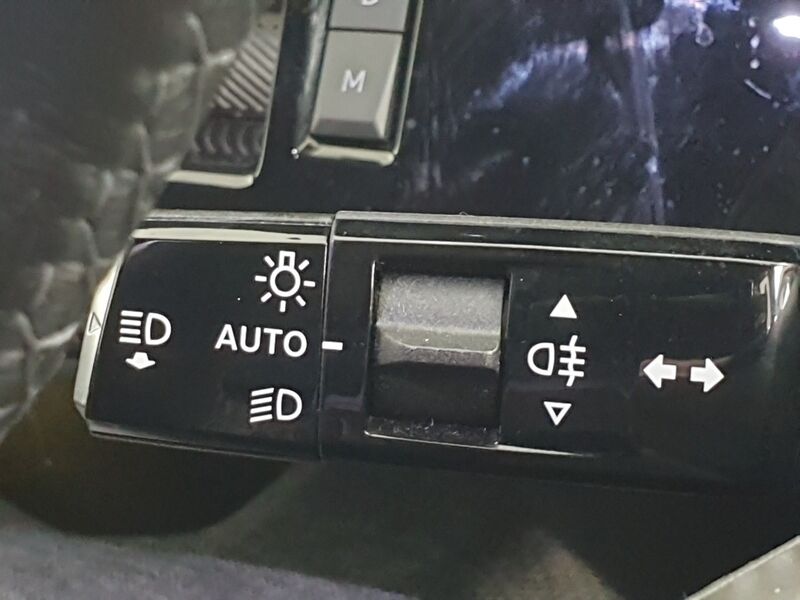 More views of Peugeot 3008