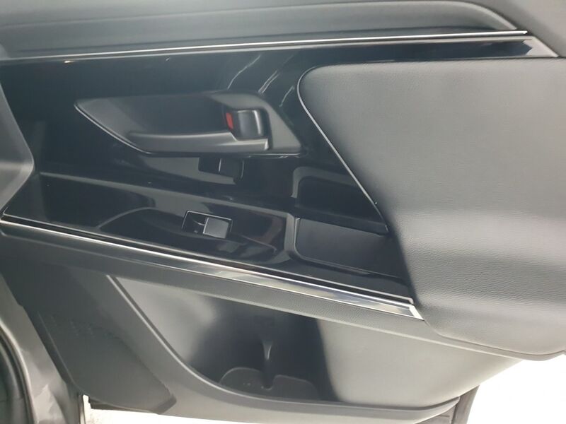 More views of Subaru Solterra