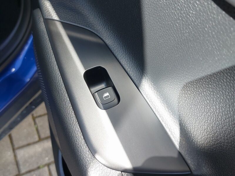 More views of Kia Stonic