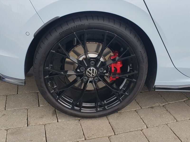 More views of Volkswagen Golf