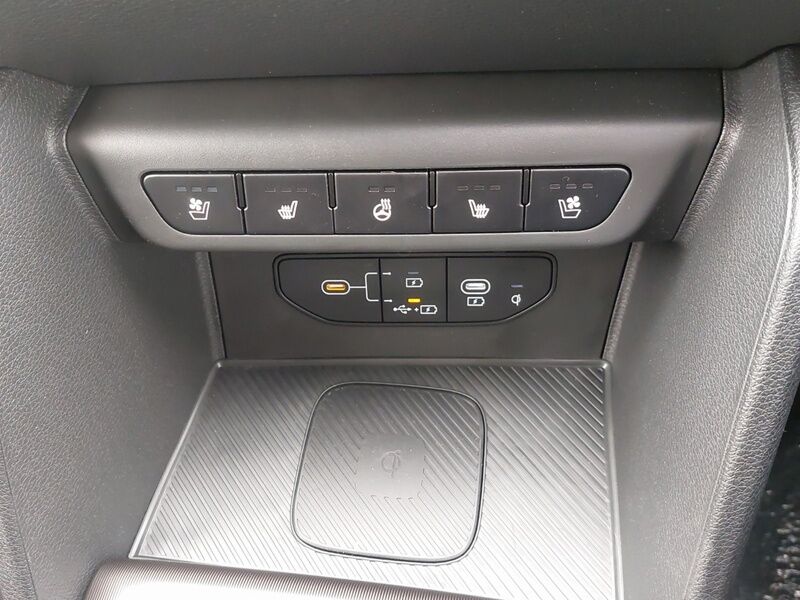 More views of Kia Sportage