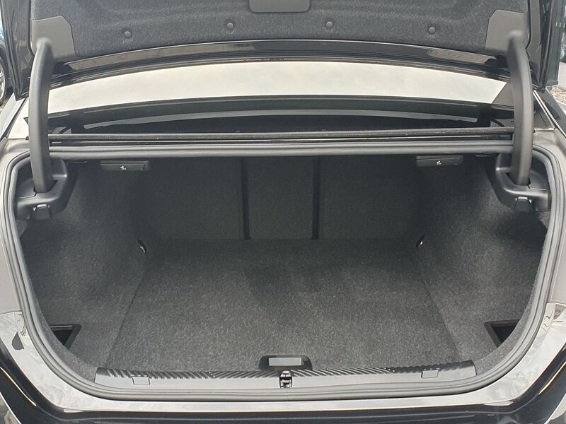 More views of BMW i5