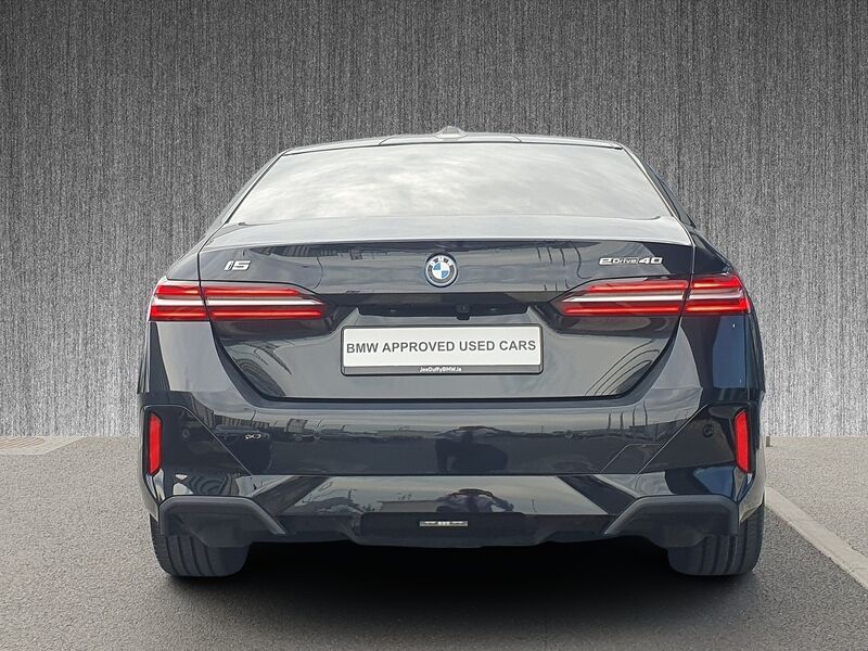 More views of BMW i5