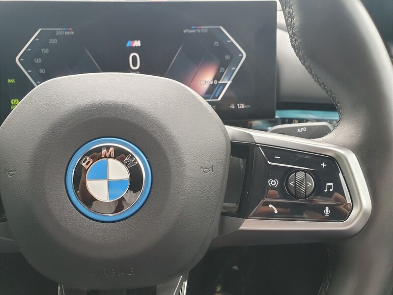 More views of BMW i5