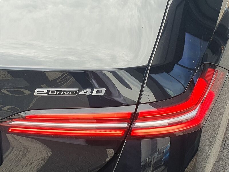More views of BMW i5