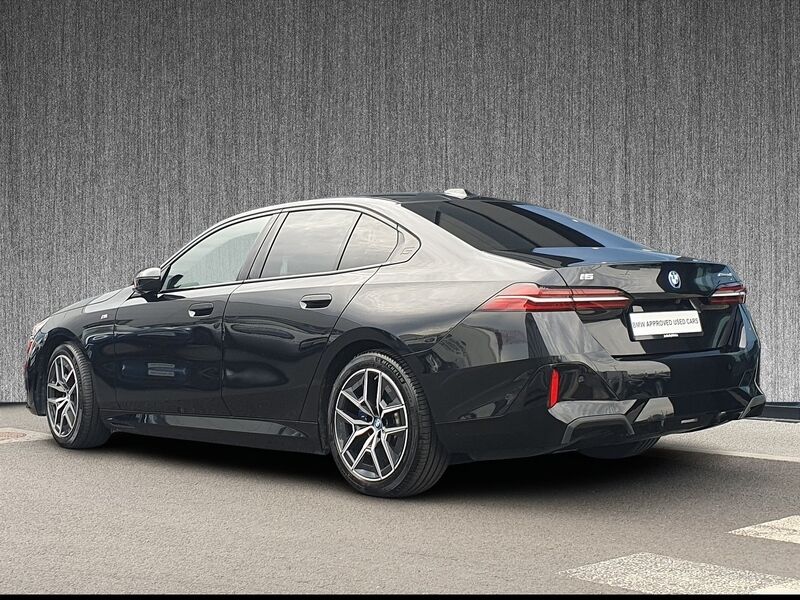 More views of BMW i5