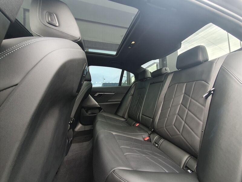 More views of BMW i5