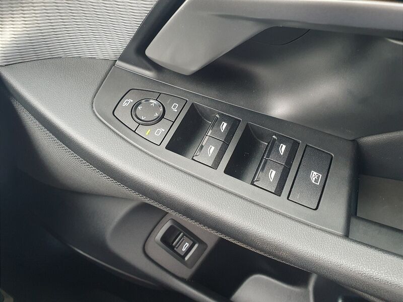 More views of BMW i5