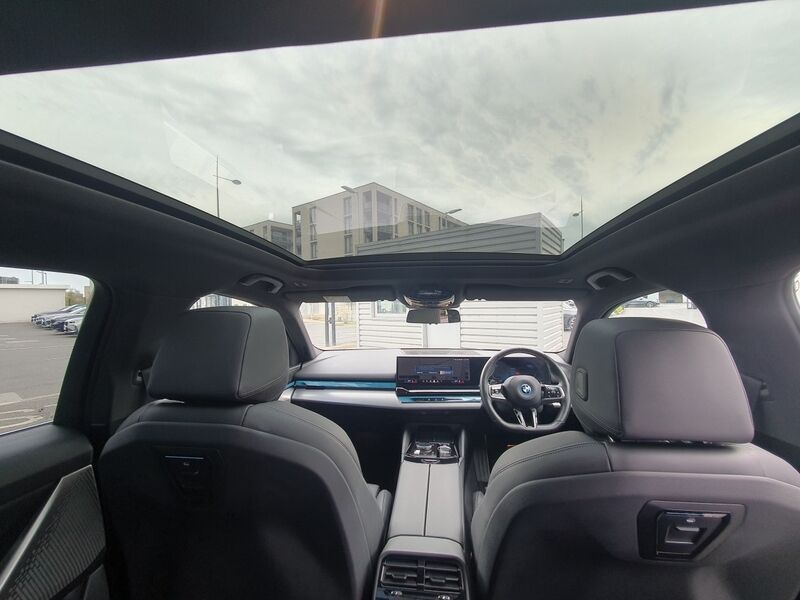 More views of BMW i5