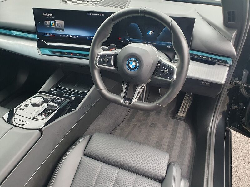 More views of BMW i5