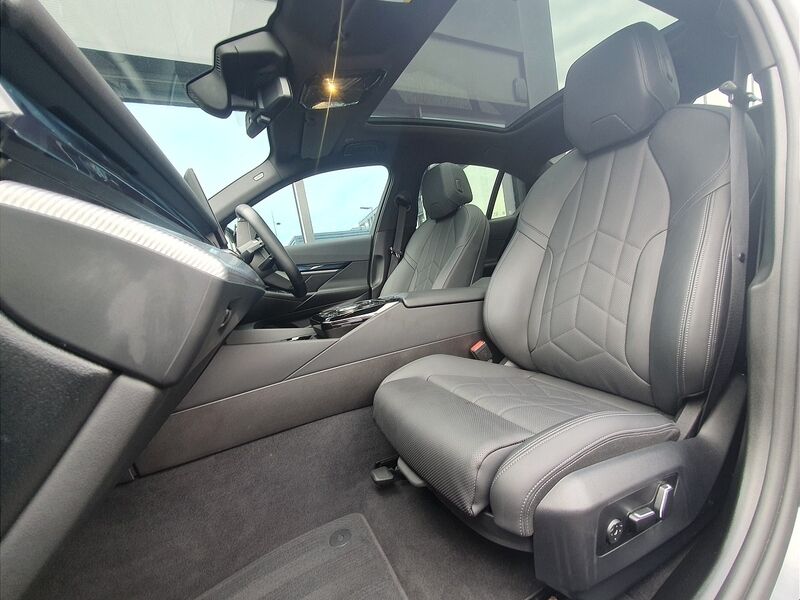 More views of BMW i5