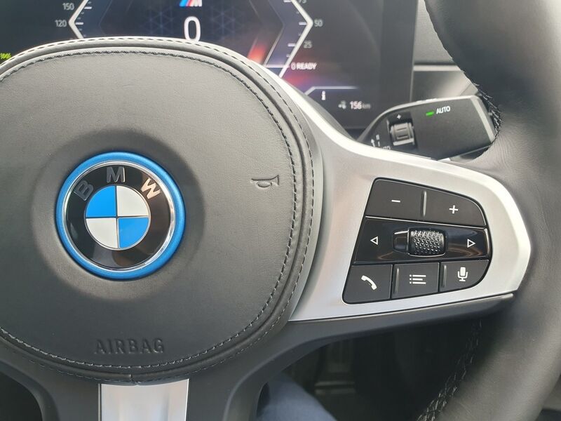 More views of BMW i4