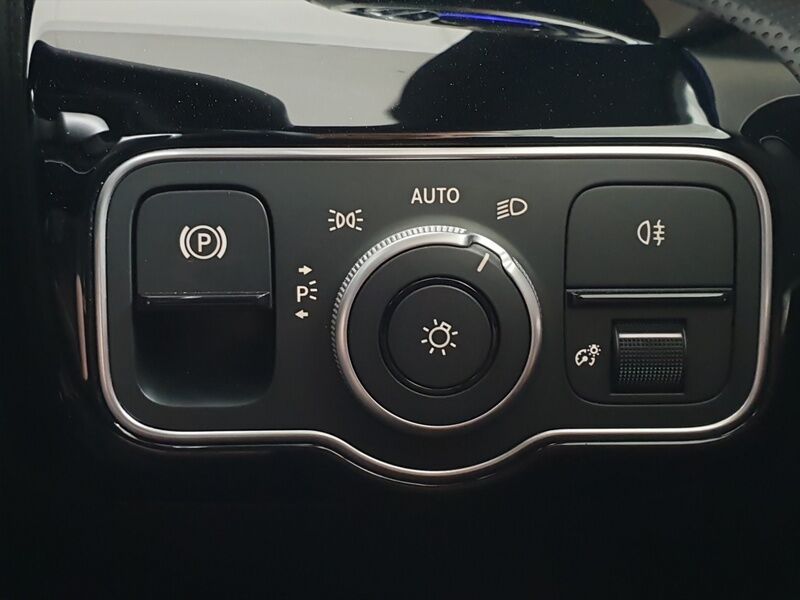 More views of Mercedes-Benz CLA