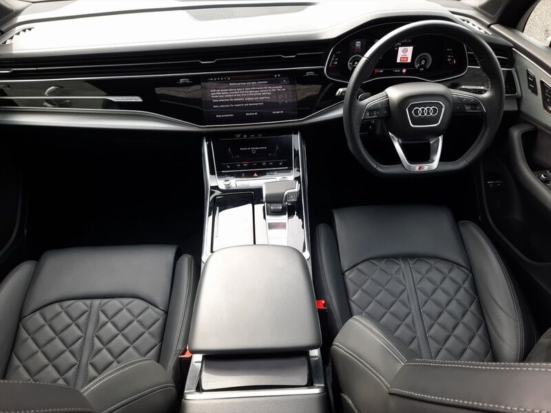 More views of Audi Q7